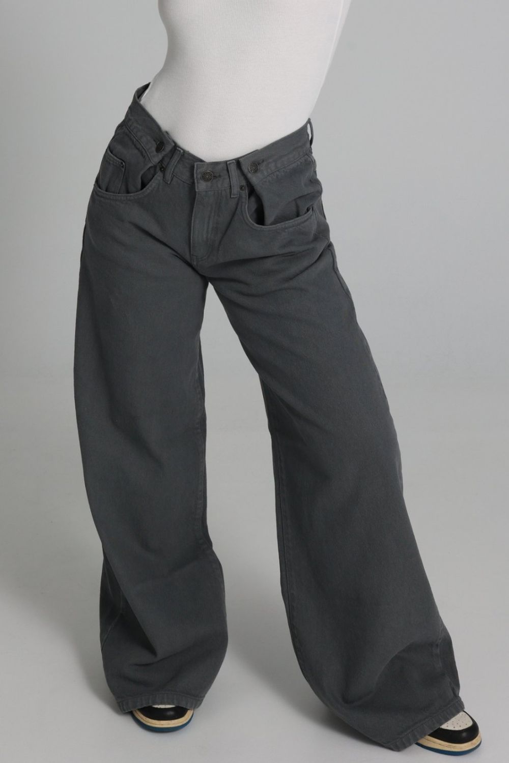 Baggy Fit Jeans Womanizer Mid Rise Dark Grey