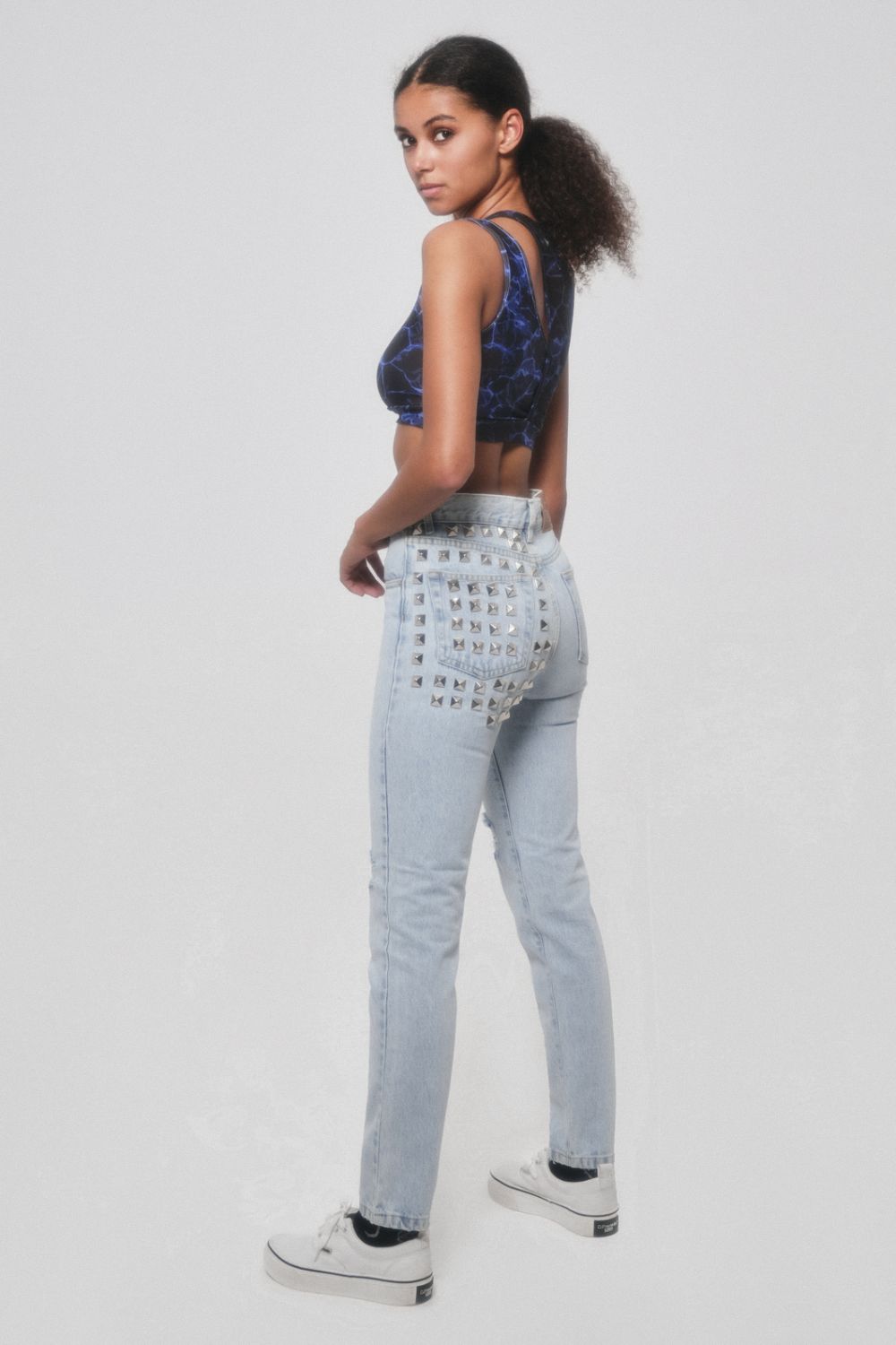 Straight Fit Jeans Kendall High Rise with studs Light Blue Stonewashed 